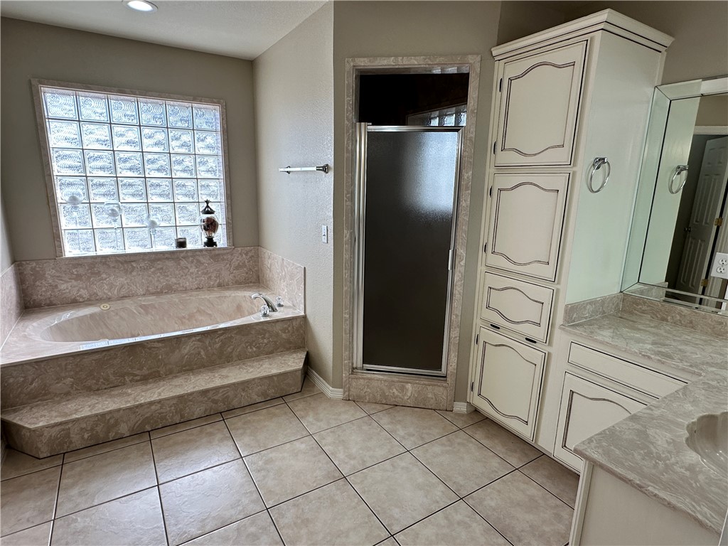 240 County Road 2112 Property Photo 22