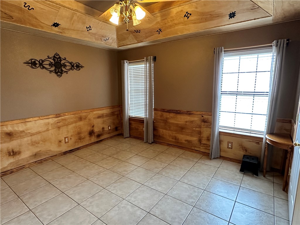 240 County Road 2112 Property Photo 28