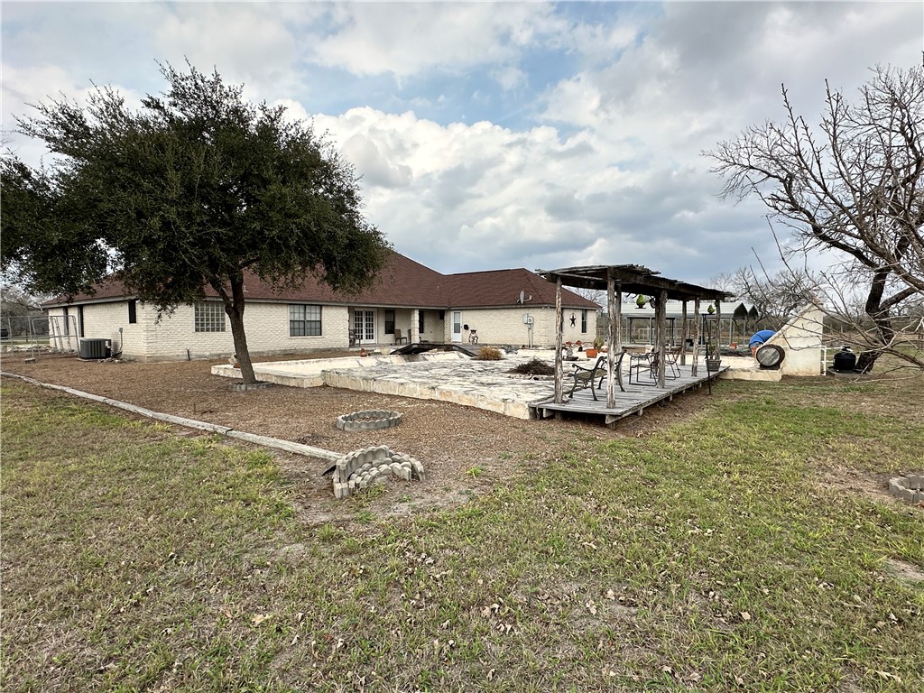 240 County Road 2112 Property Photo 32