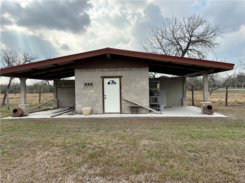 240 County Road 2112 Property Photo 35