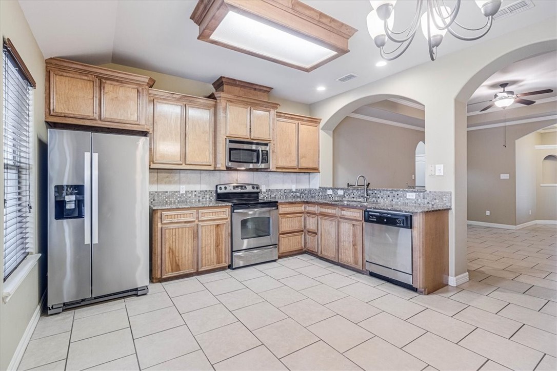 6832 Fox Tail Dr Property Photo 3