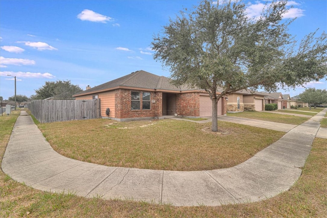 6832 Fox Tail Dr Property Photo 7