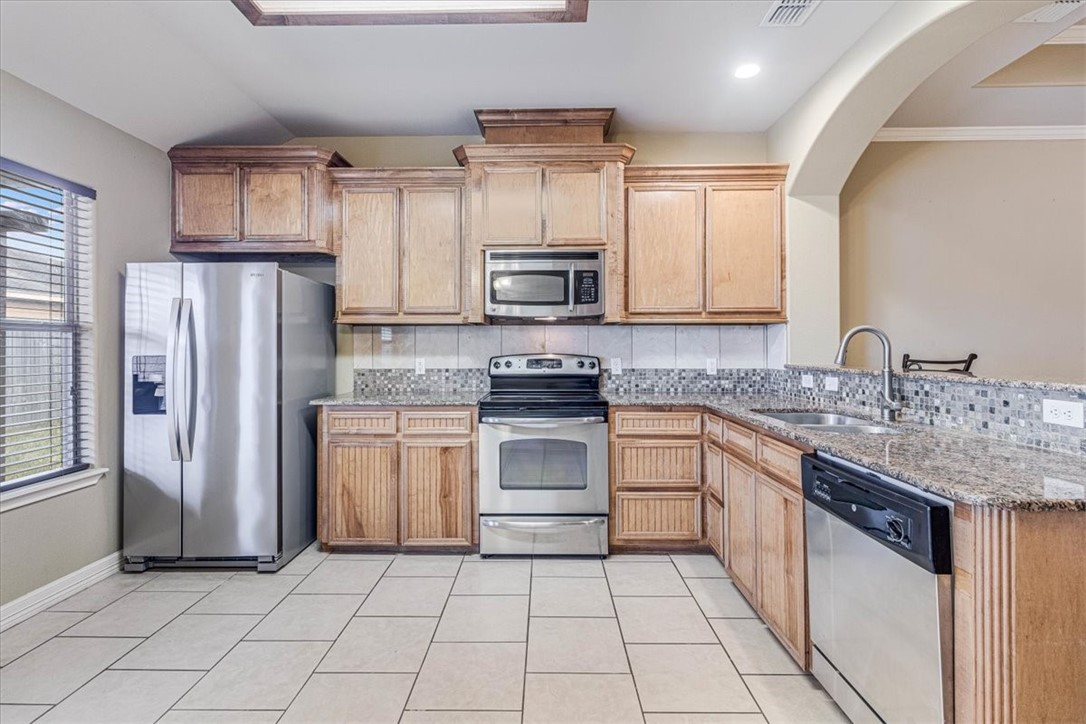 6832 Fox Tail Dr Property Photo 14
