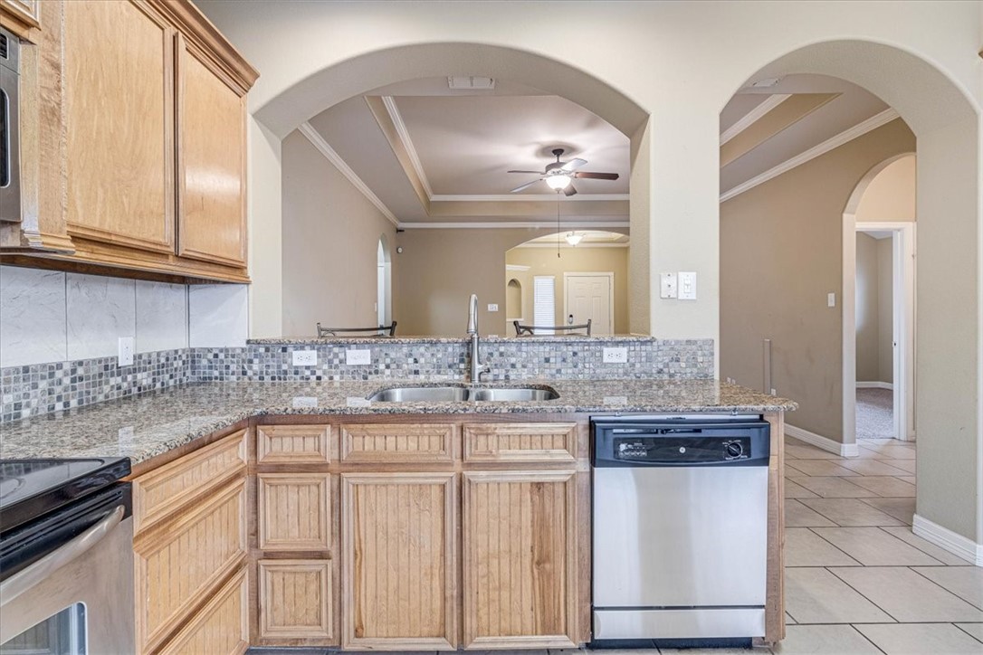 6832 Fox Tail Dr Property Photo 15