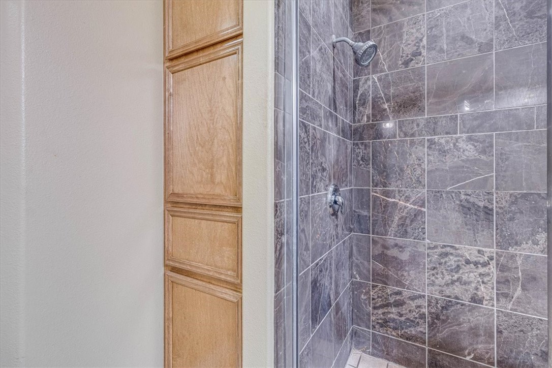 6832 Fox Tail Dr Property Photo 24