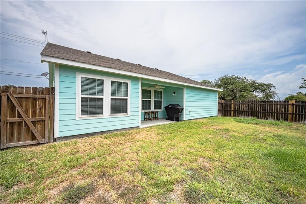 1411 E Linden St Property Photo 9