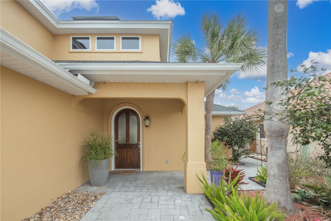 15926 El Soccorro Loop Property Photo 4