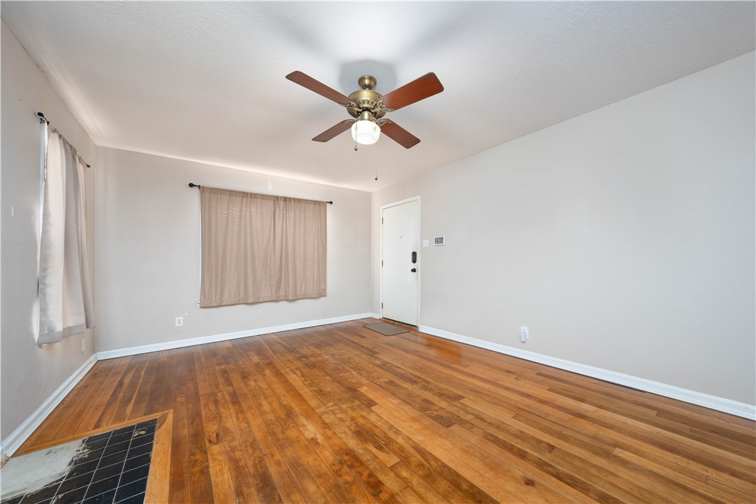 3953 Naples St Property Photo 4
