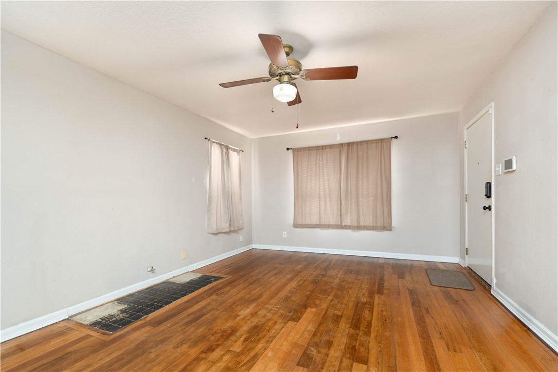 3953 Naples St Property Photo 5