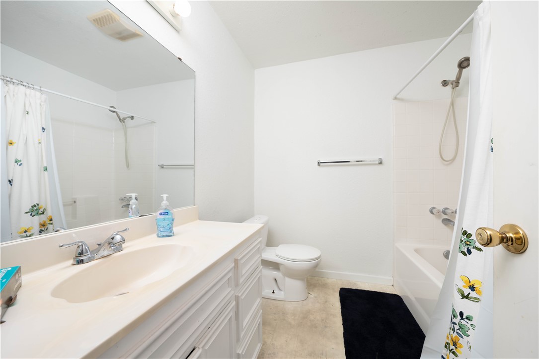 3953 Naples St Property Photo 12
