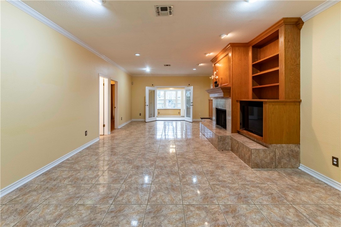 7009 Adcote Dr Property Photo 6