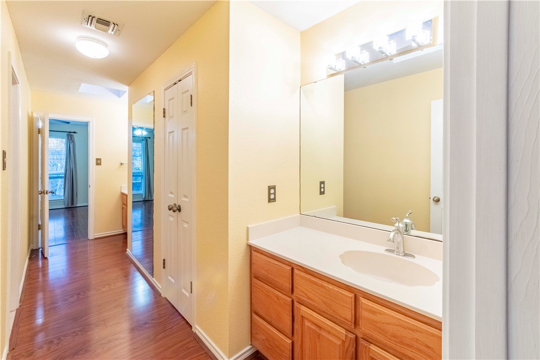 7009 Adcote Dr Property Photo 18