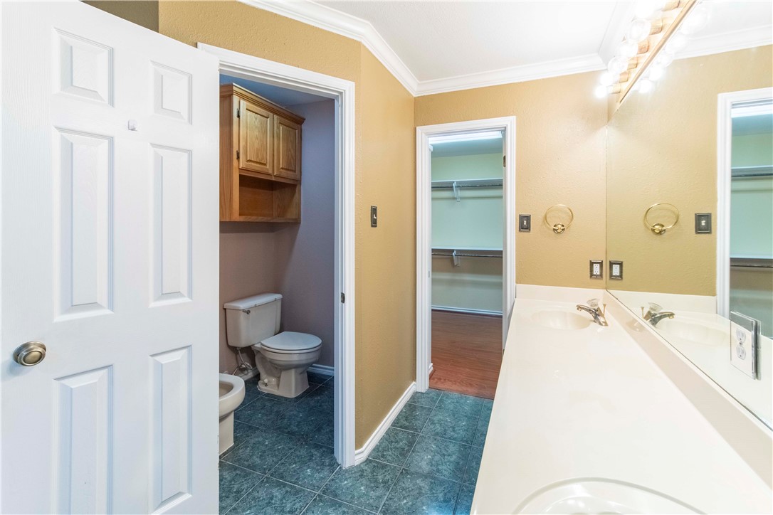 7009 Adcote Dr Property Photo 26