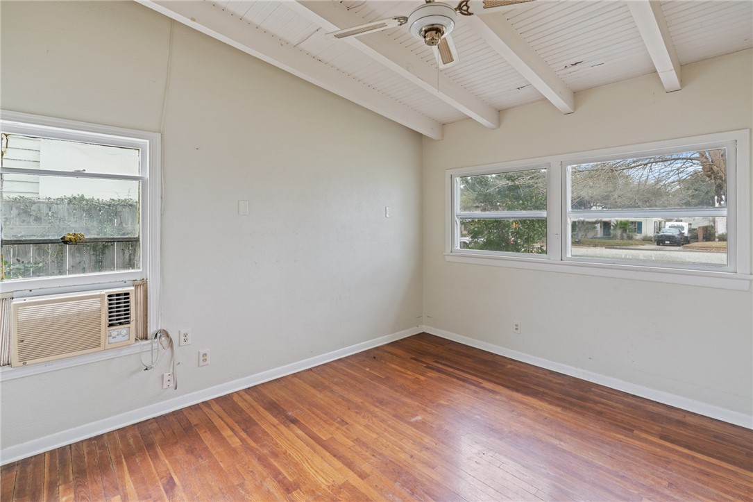 322 Del Mar Blvd Property Photo 7