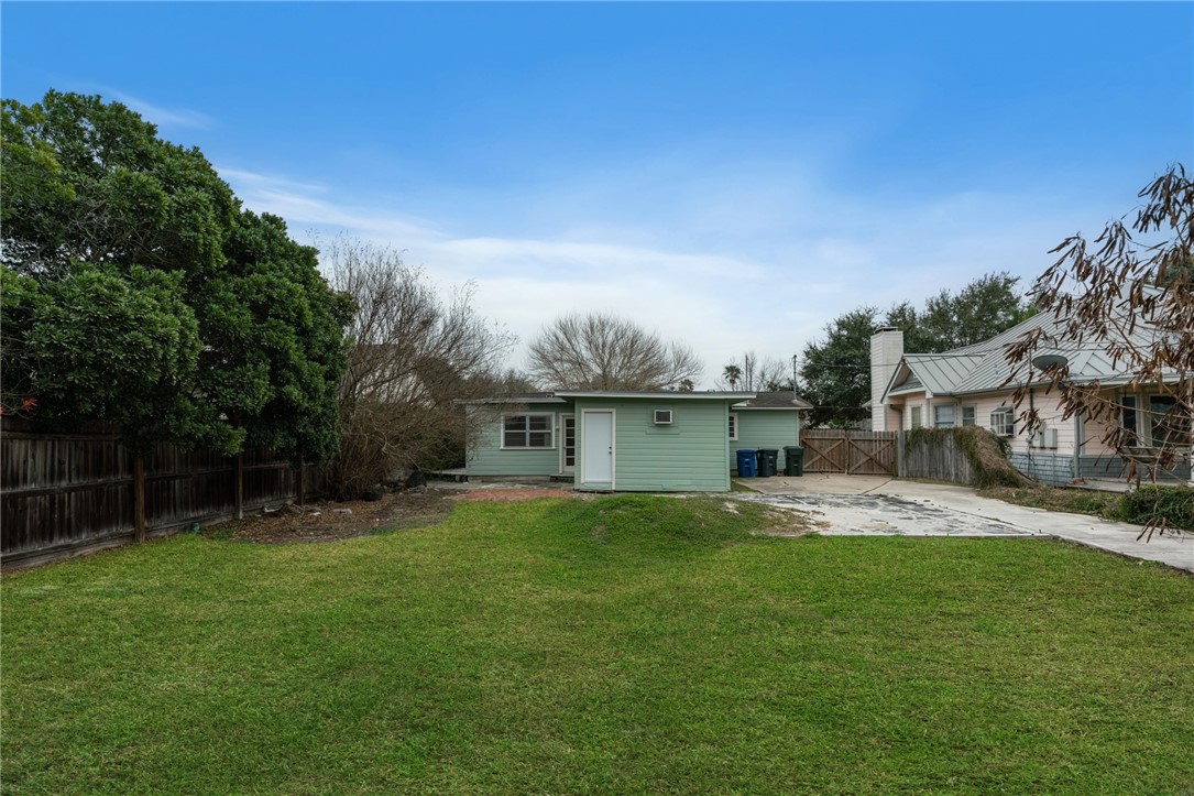 322 Del Mar Blvd Property Photo 14