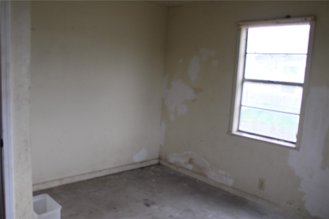 817 S State Highway 359 S Property Photo 11