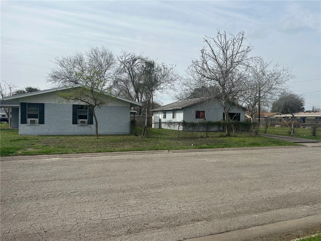 230 Carol Ave Property Photo 15
