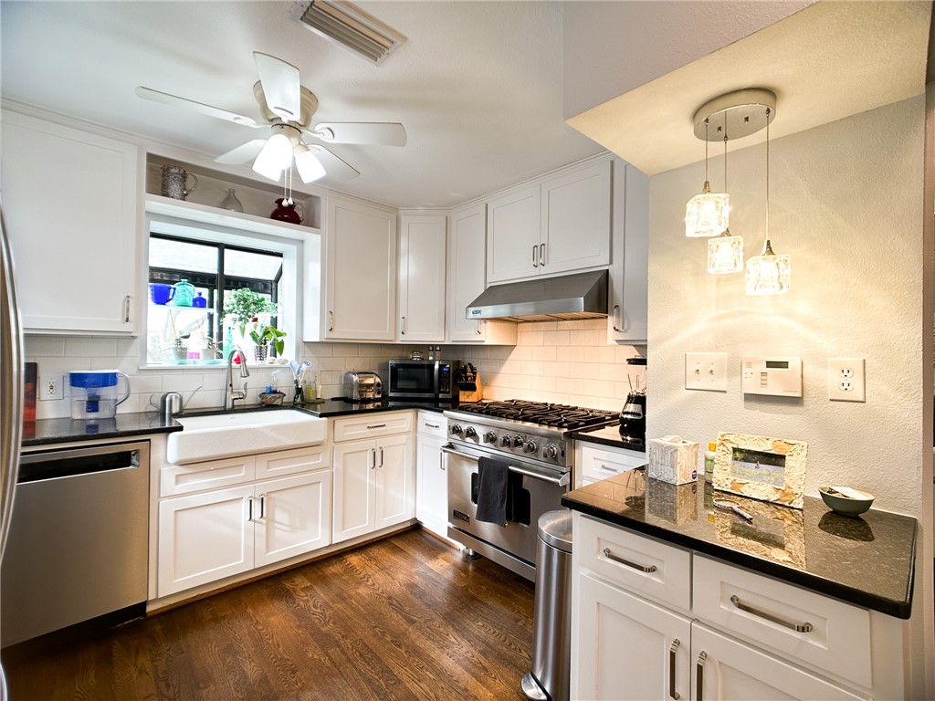 401 Southern St Property Photo 9