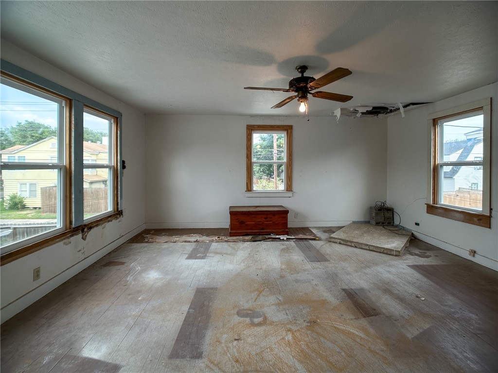401 Southern St Property Photo 32