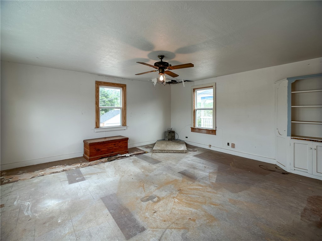 401 Southern St Property Photo 33