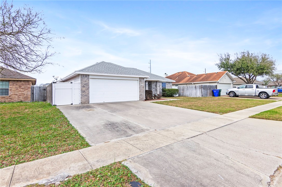 2310 Kazimir Dr Property Photo 3