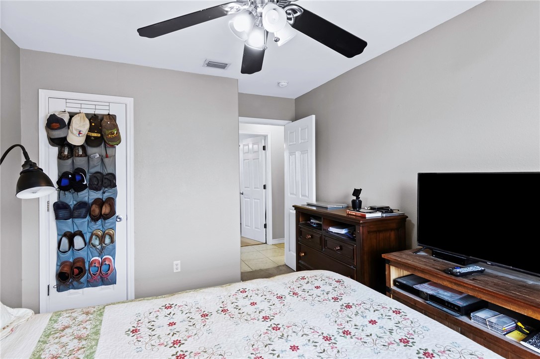2310 Kazimir Dr Property Photo 16