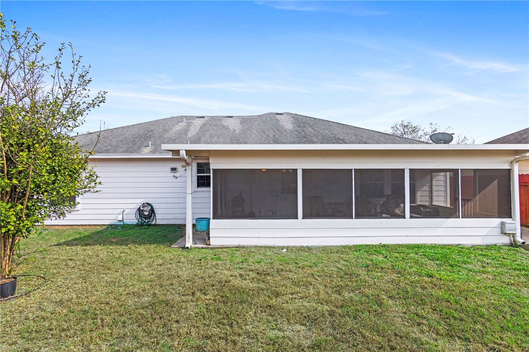 2310 Kazimir Dr Property Photo 24