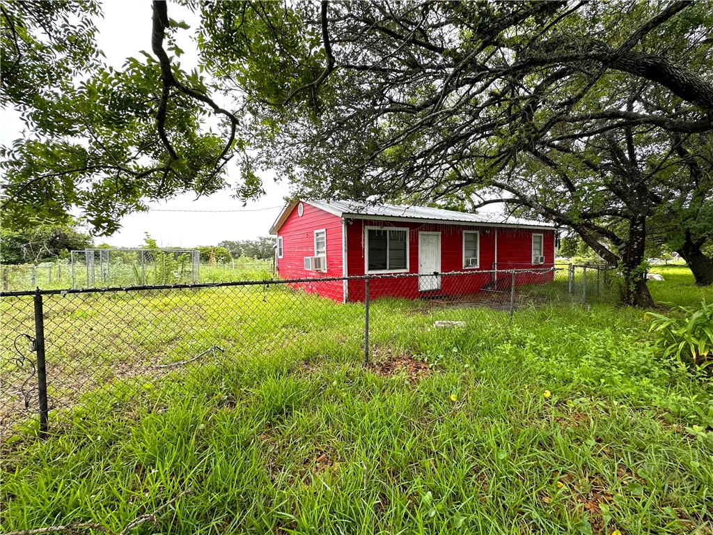 1558 Kenney Property Photo 2
