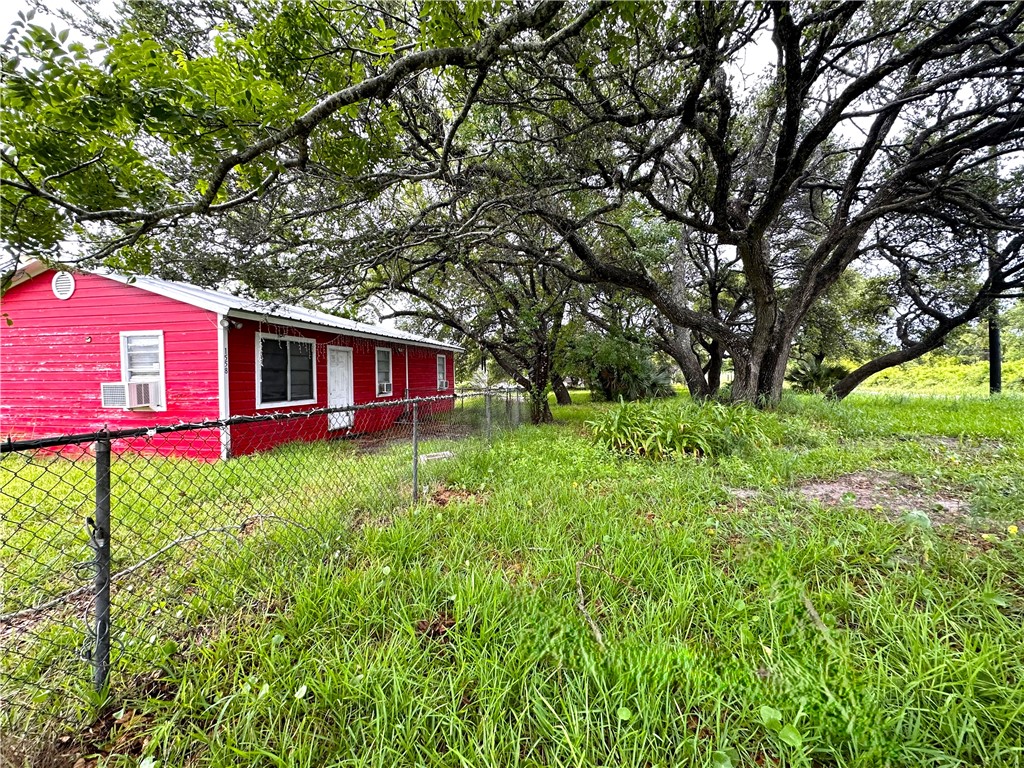 1558 Kenney Property Photo 3