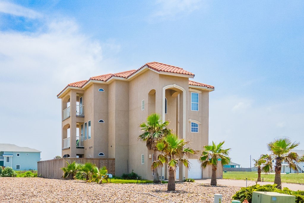 125 Sea Air Lane Property Photo 2