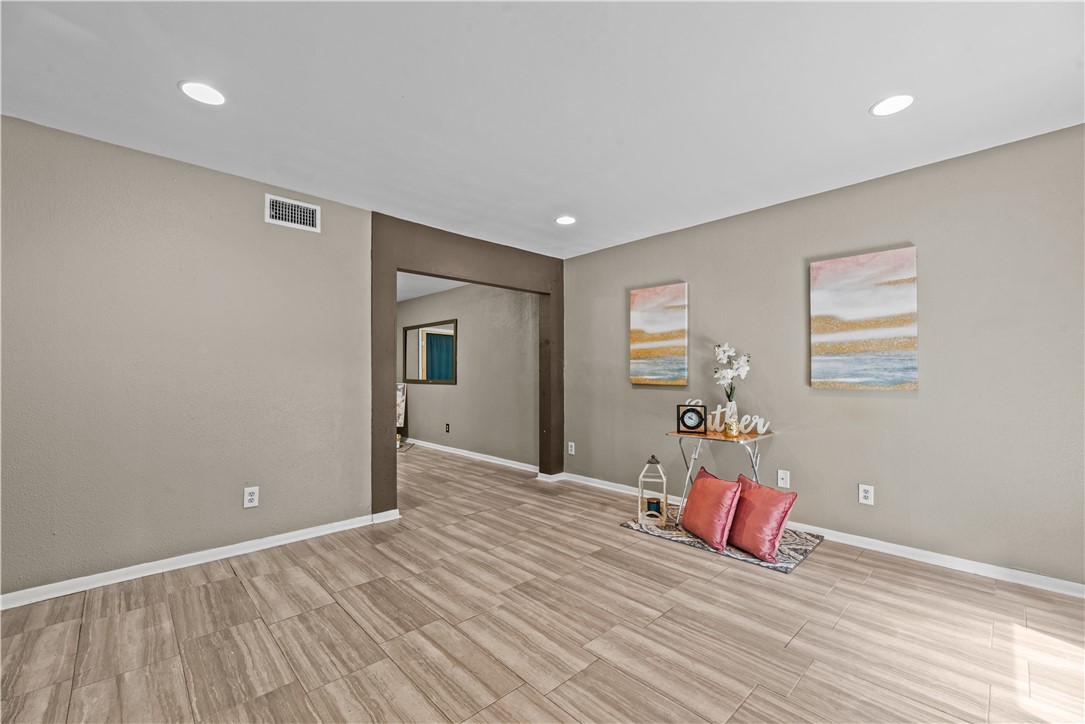 6702 Everhart D102 Property Photo 6