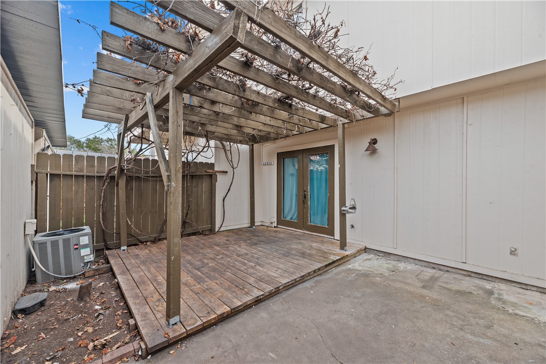 6702 Everhart D102 Property Photo 22
