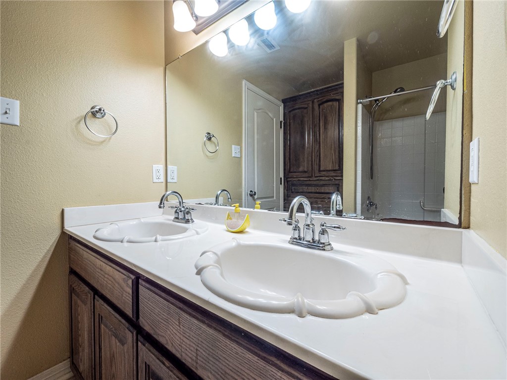 8209 Rock Crest Dr Property Photo 8