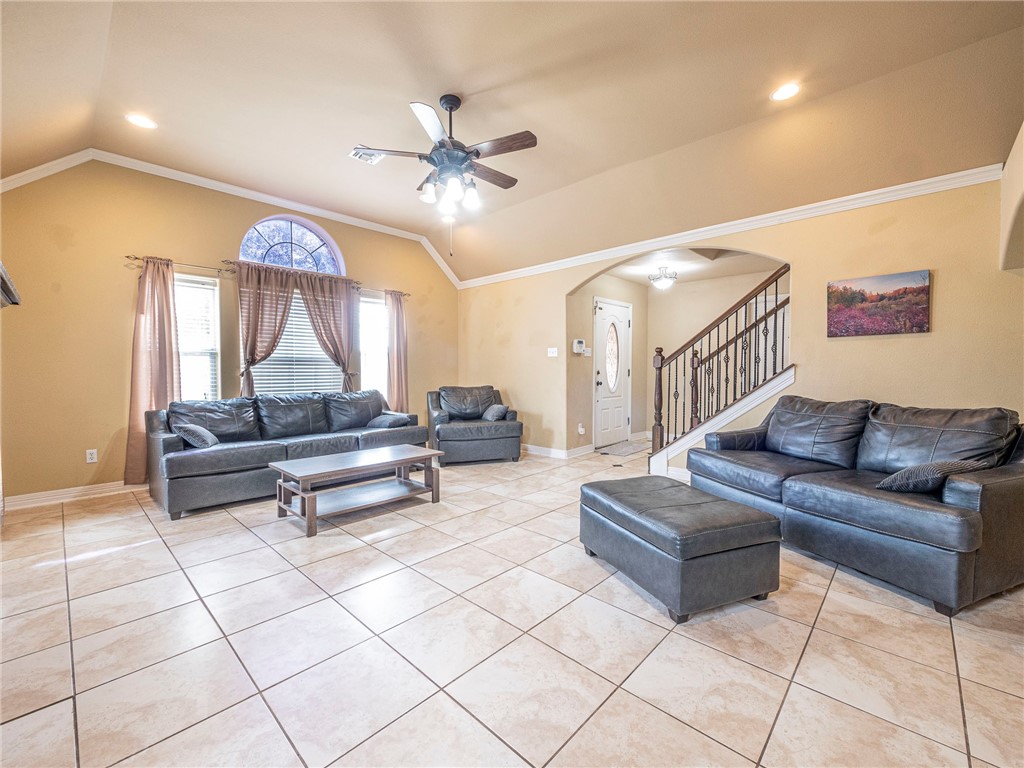 8209 Rock Crest Dr Property Photo 9
