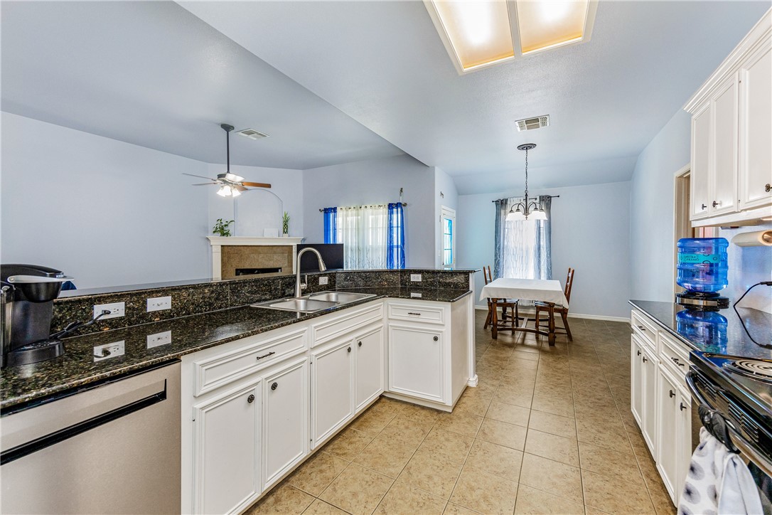 2409 Windblown Dr Property Photo 8