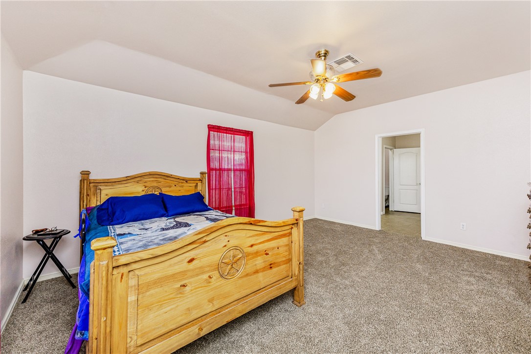 2409 Windblown Dr Property Photo 12