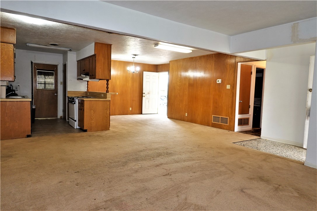 1720 Dallas St Property Photo 6