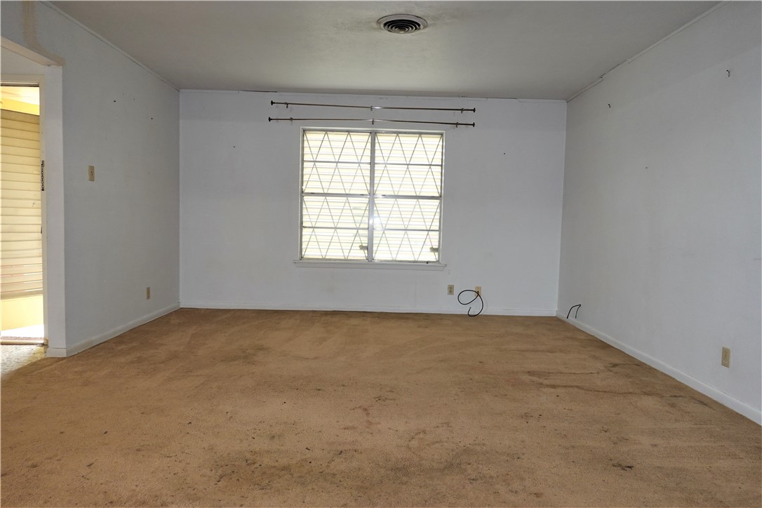 1720 Dallas St Property Photo 7