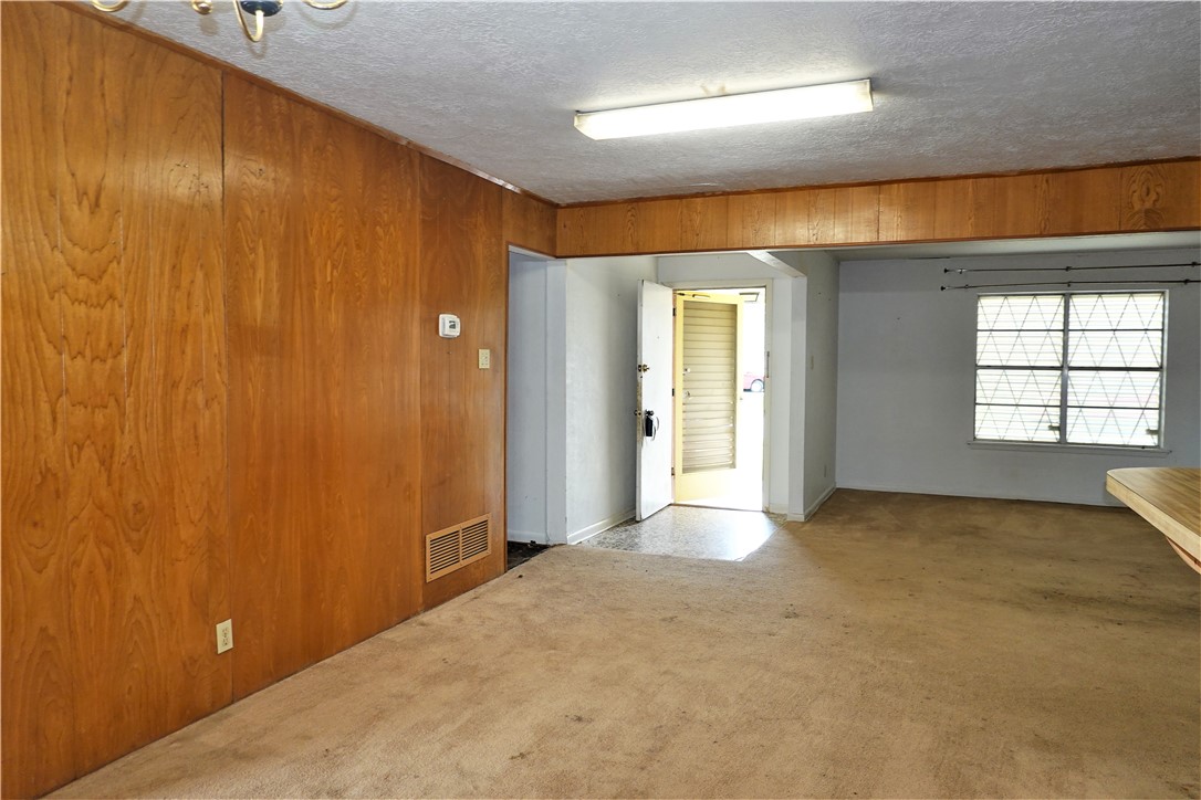 1720 Dallas St Property Photo 9