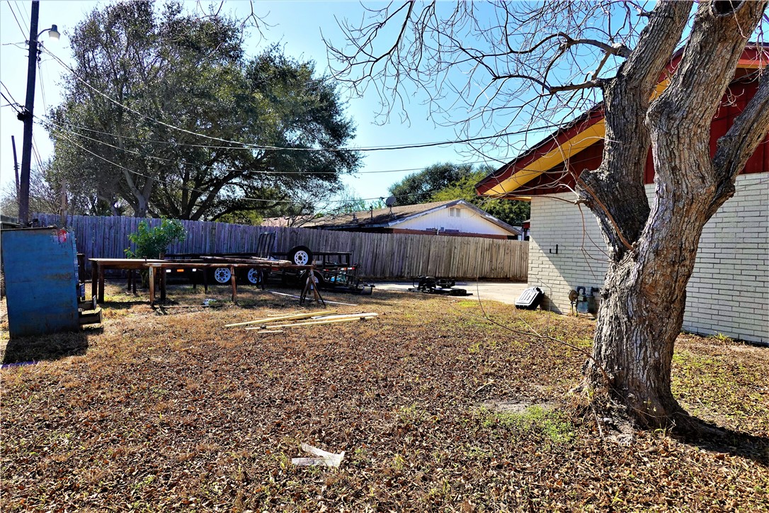 1720 Dallas St Property Photo 34