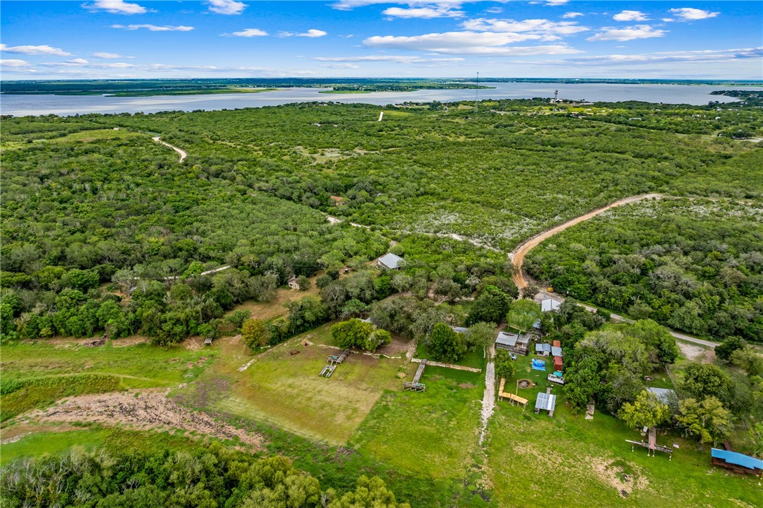141 Horseshoe Clf Property Photo 3