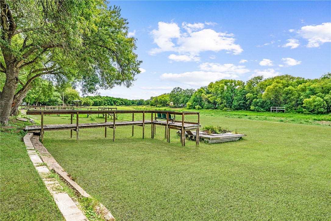 141 Horseshoe Clf Property Photo 8