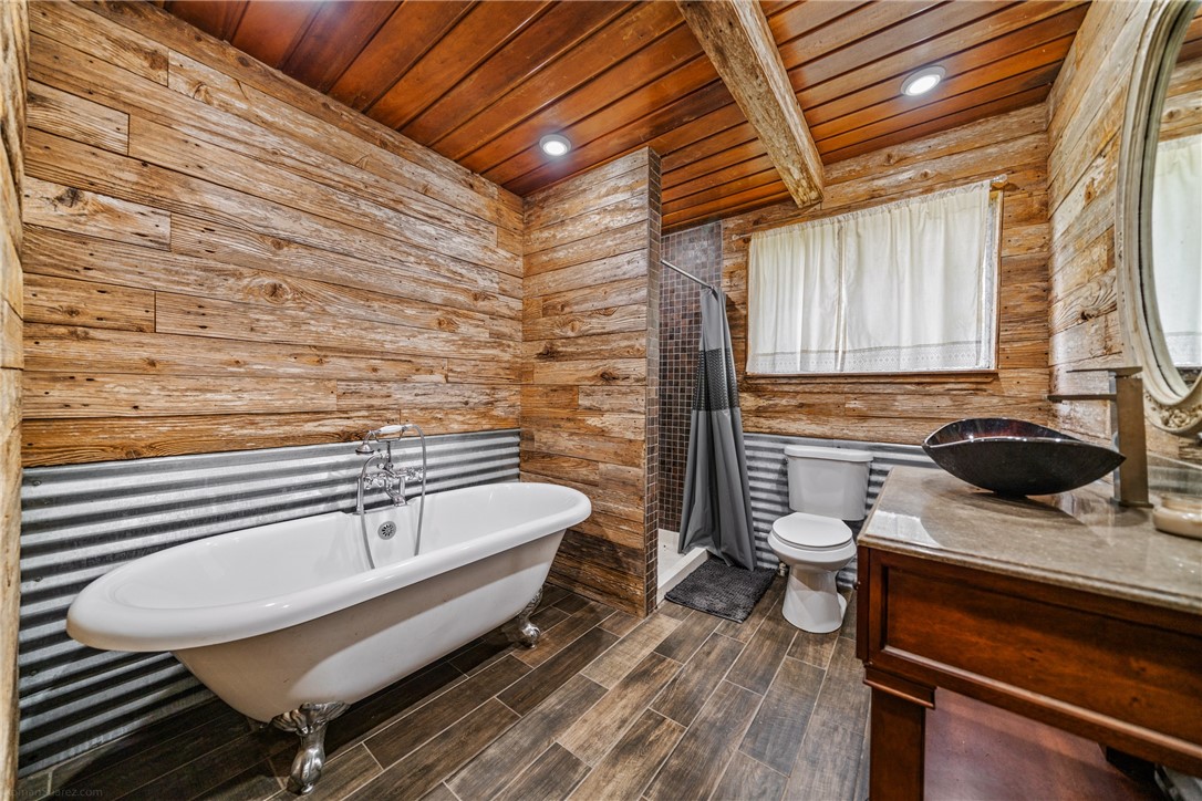 141 Horseshoe Clf Property Photo 18