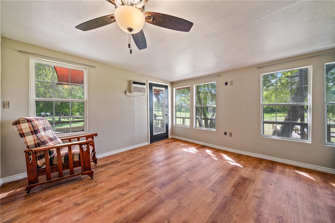 141 Horseshoe Clf Property Photo 23