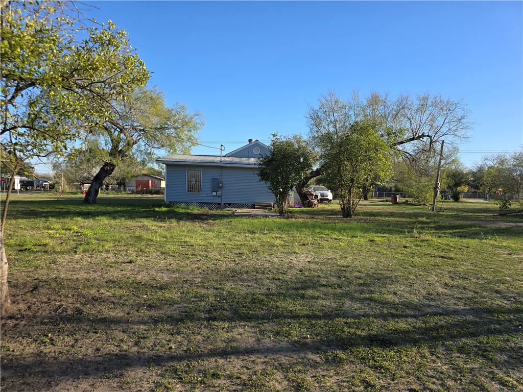 902 Burleson St Property Photo 3