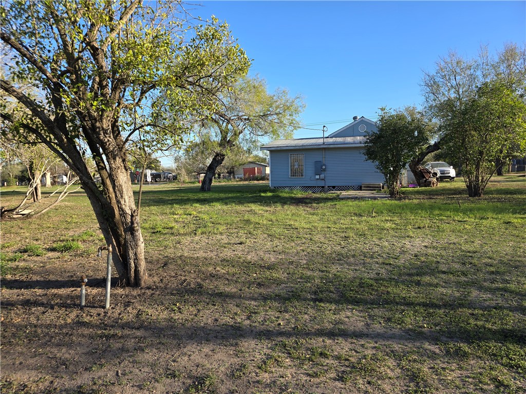 902 Burleson St Property Photo 4