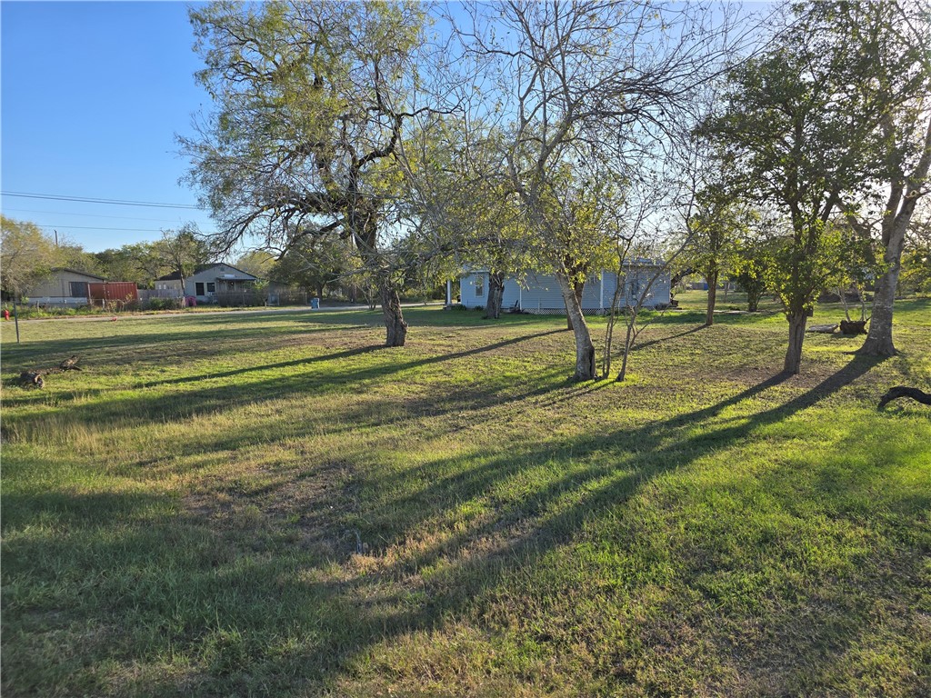 902 Burleson St Property Photo 6