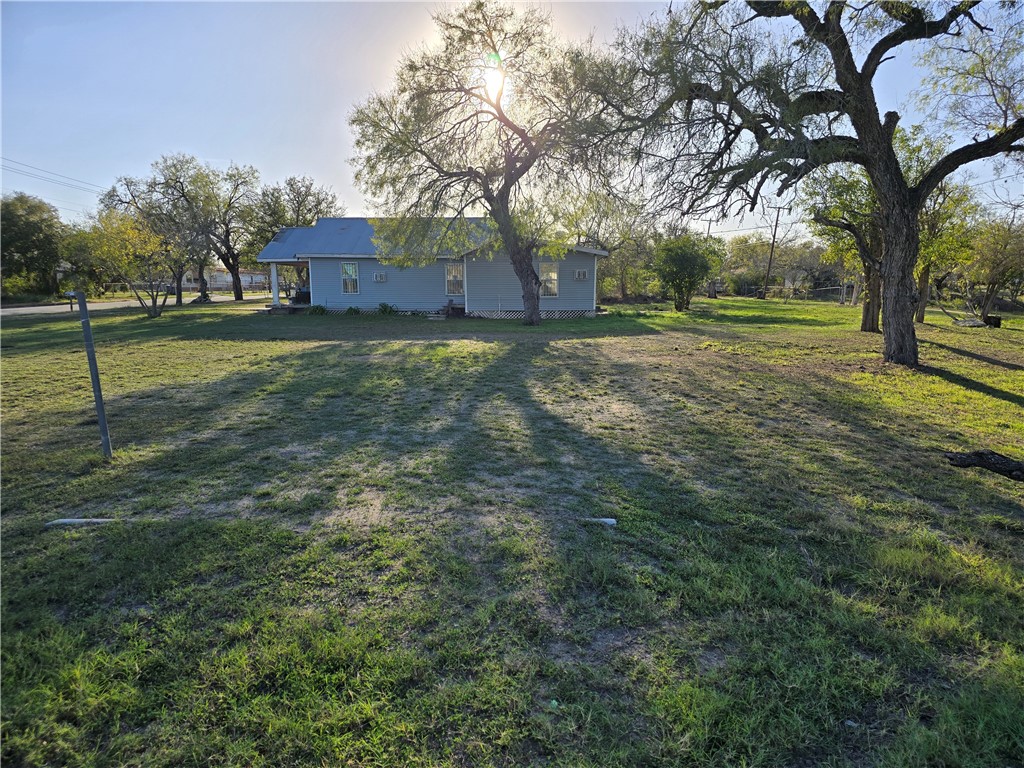 902 Burleson St Property Photo 7