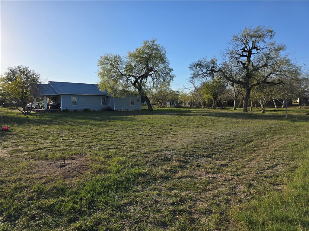 902 Burleson St Property Photo 8