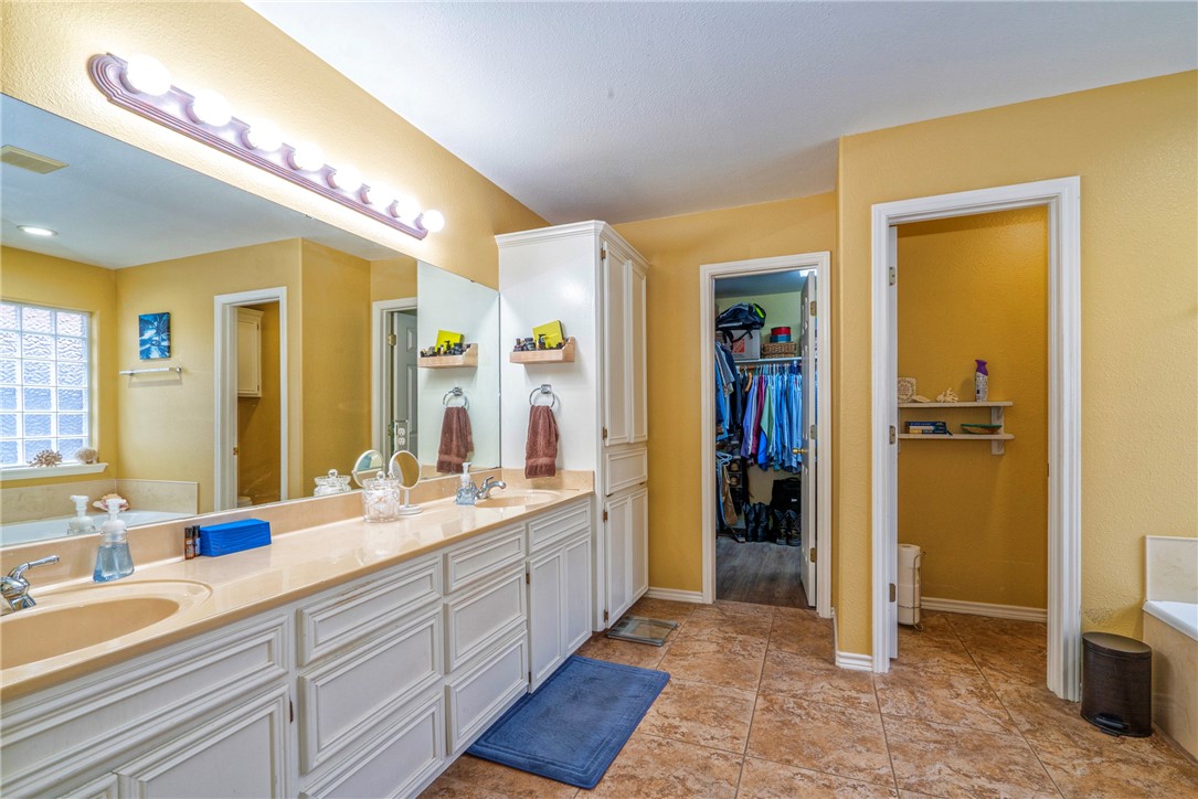 15410 Guadalupe River Dr Property Photo 16